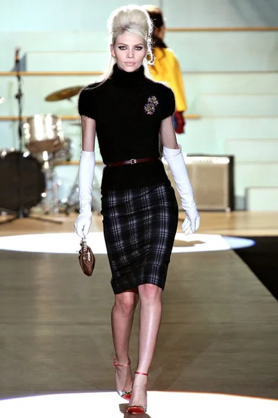 Look 19